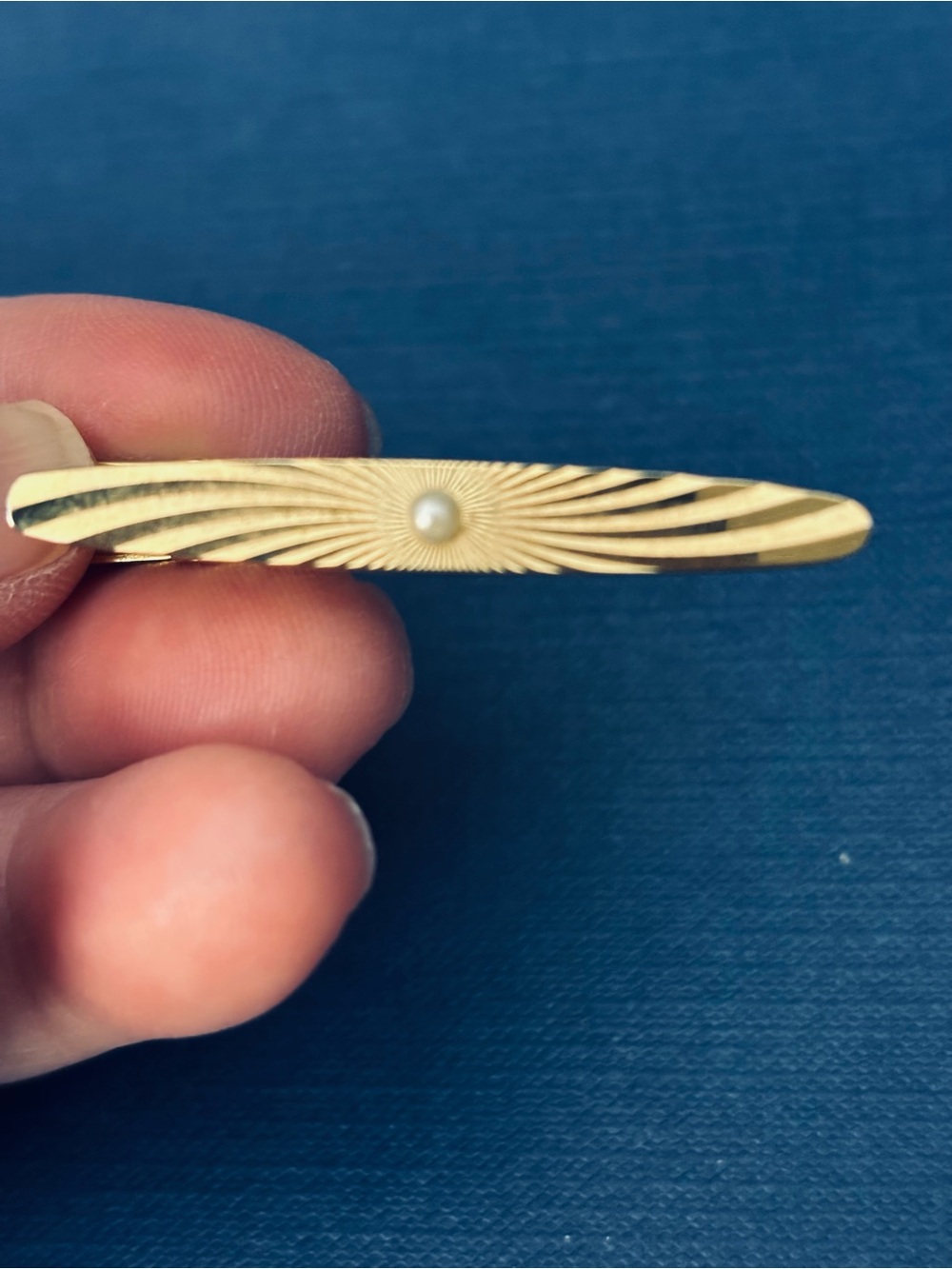 Vintage Gold Tone Sunburst Tie Bar With Center Faux Pearl Accent